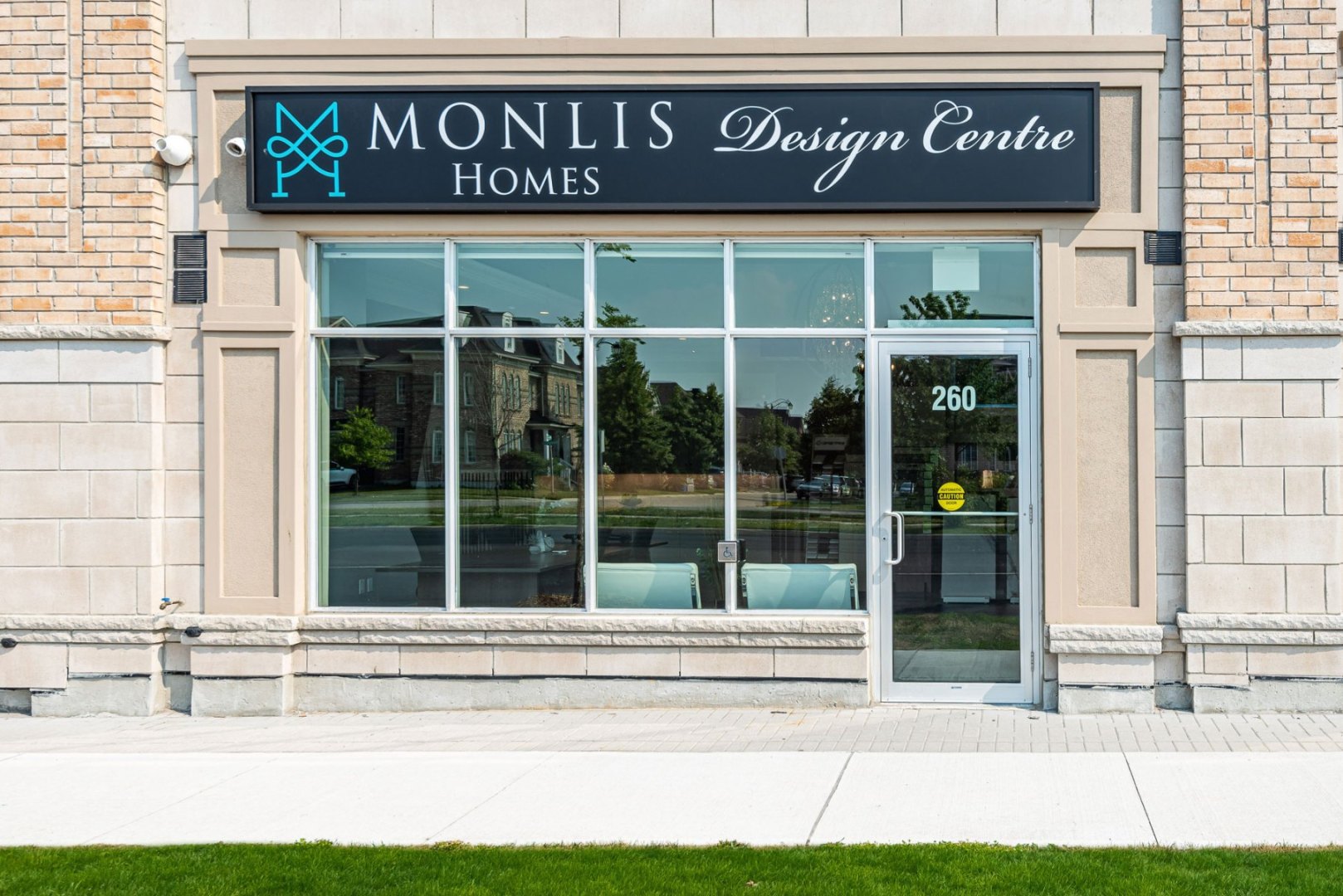 13-Monlis-Homes