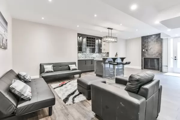 Etobicoke-172-4